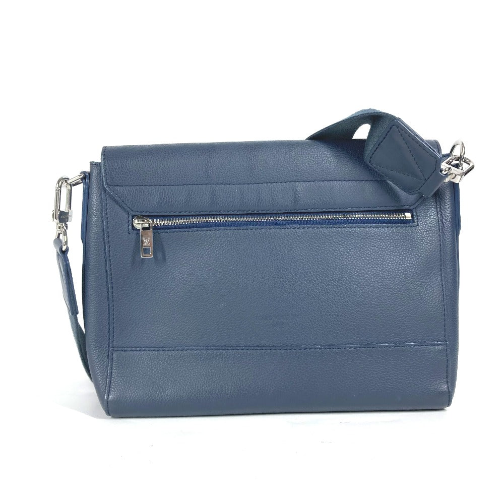 Louis Vuitton Shoulder Bag M21363 Cowhide Leather Navy Lv Aerogram Takeoff Messenger Mens