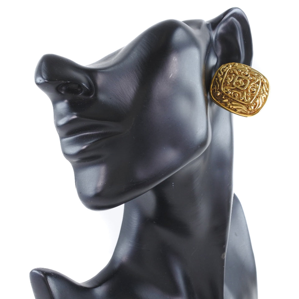 Chanel Earring Plated Gold Gold Vintage Rhombus Coco Mark Women Secondhand
