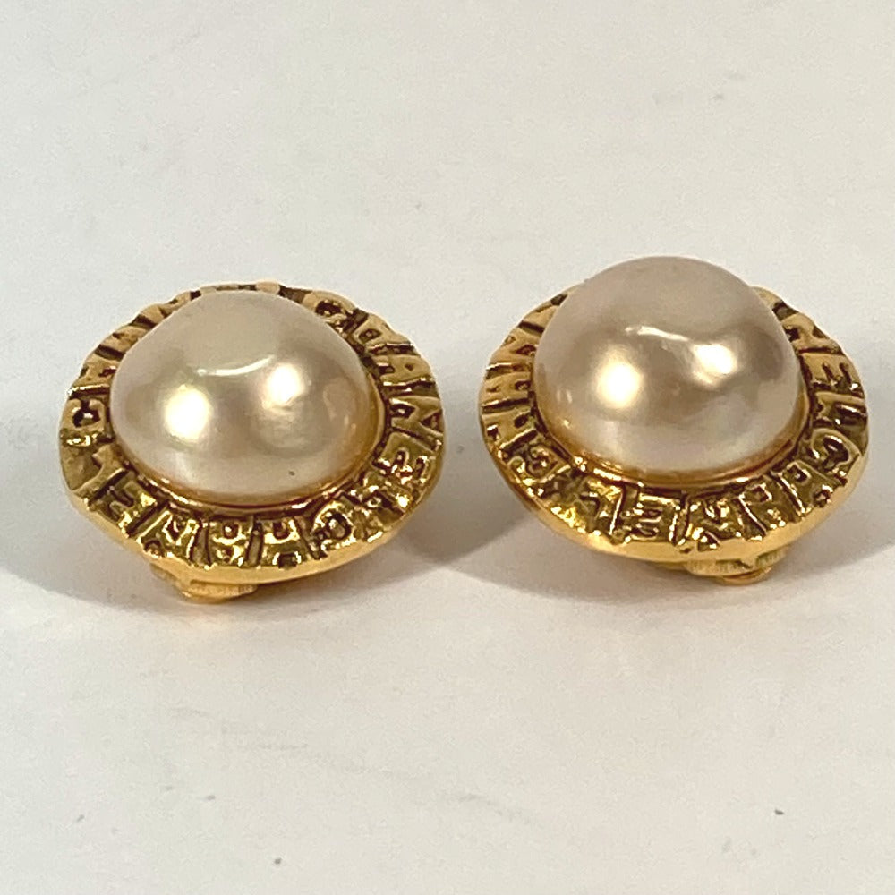 Chanel Earring Metal Gold Vintage Round Logo Fake Pearl Women