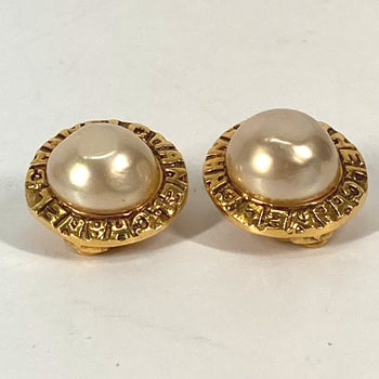 Chanel Earring Metal Gold Vintage Round Logo Fake Pearl Women