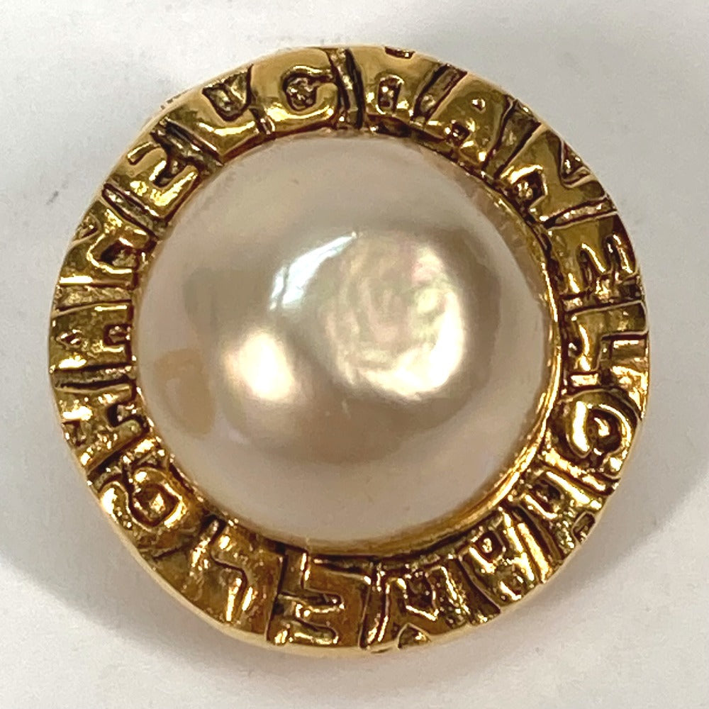 Chanel Earring Metal Gold Vintage Round Logo Fake Pearl Women