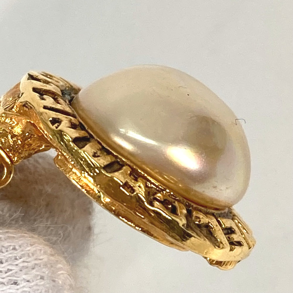 Chanel Earring Metal Gold Vintage Round Logo Fake Pearl Women