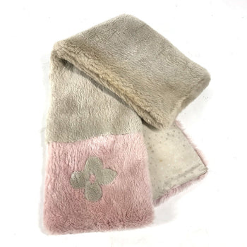 Louis Vuitton Scarf M70873 , Beaver Pink Lv Logo Fur Echarpe Lv In The City Women