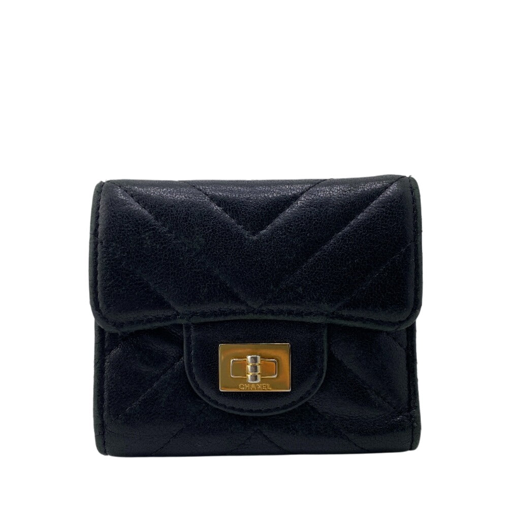 Chanel Tri-Fold Wallet A82723 Leather Black Compact Wallet 2.55 Matelasse Vstitch Chevron Women