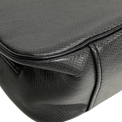Louis Vuitton Business Bag M30212 Leather Black Taiga Truth Cracking Tat Gm