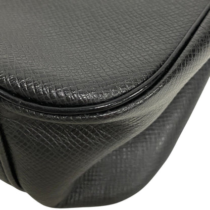 Louis Vuitton Business Bag M30212 Leather Black Taiga Truth Cracking Tat Gm