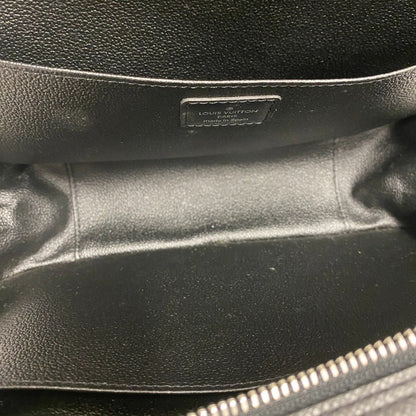 Louis Vuitton Business Bag M30212 Leather Black Taiga Truth Cracking Tat Gm