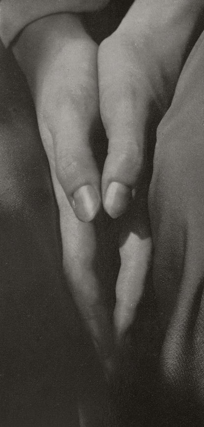 Alfred Stieglitz, Hands, Dorothy Norman, Alfred Stieglitz Memorial Portfolio 1864-1946, Halftone