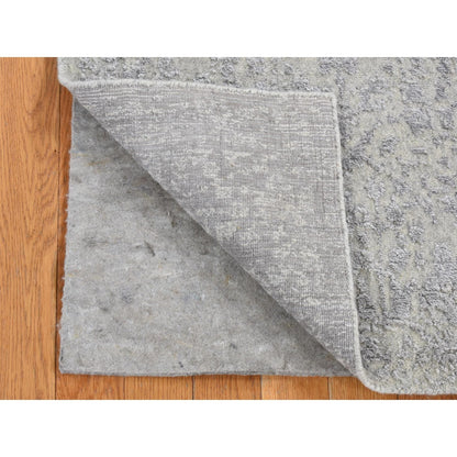 2'5"X6' Gray Broken Cypress Tree Silken Jacquard Hand Loomed Runner Rug