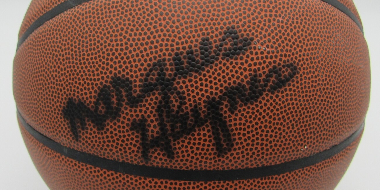 Marques Haynes Hof Signed Globetrotters Spalding