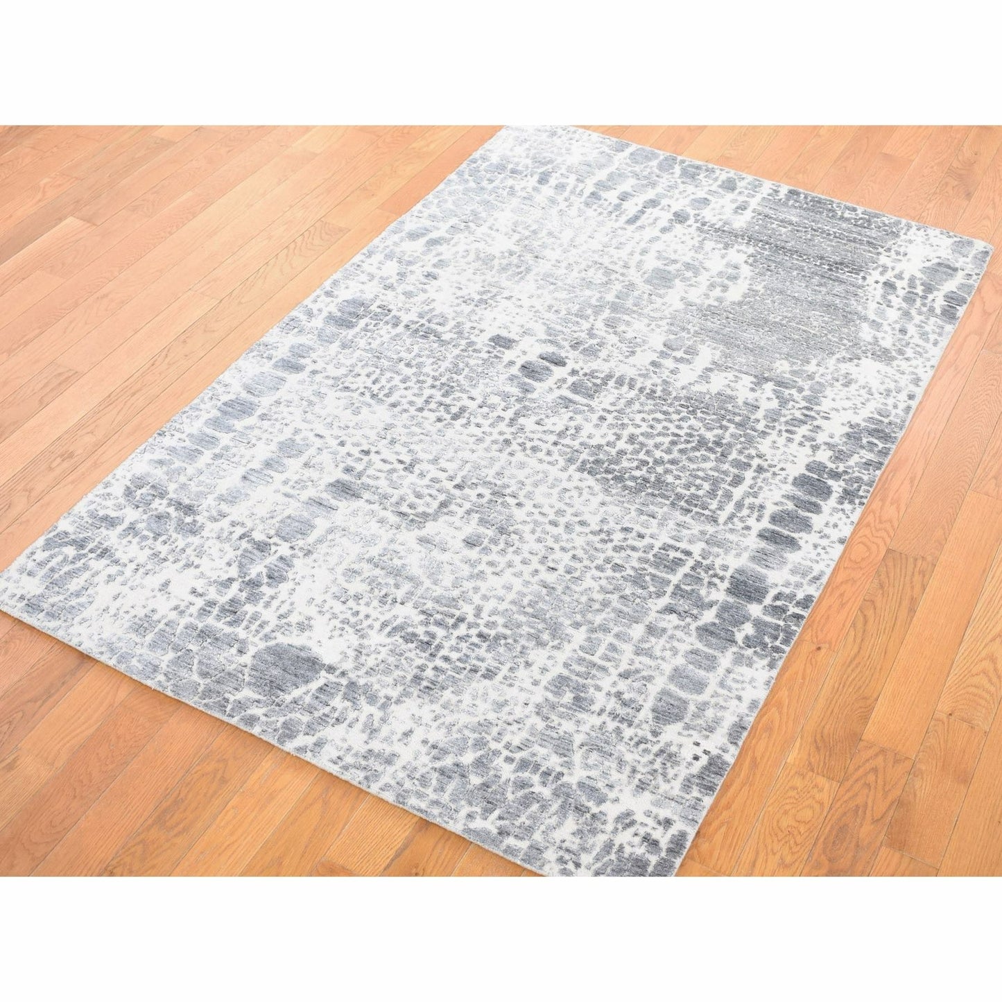 4'X6' Ivory Modern Design Hand Knotted Silk With Textured Wool Rug