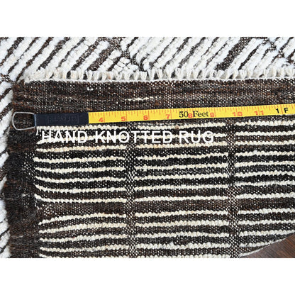 2'1"X2'8" White Moroccan Weave With Grid Design Wool Hand Knotted Mat Rug