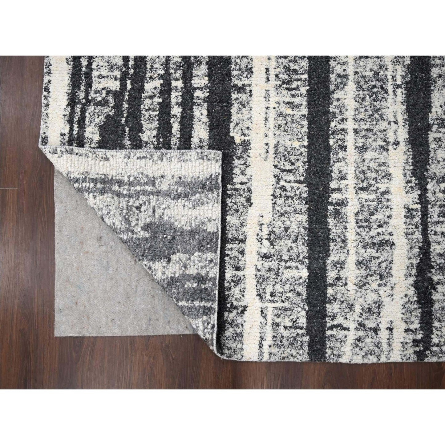 8'3"X10' Black And Ivory Modern Design Organic Wool Oriental Rug