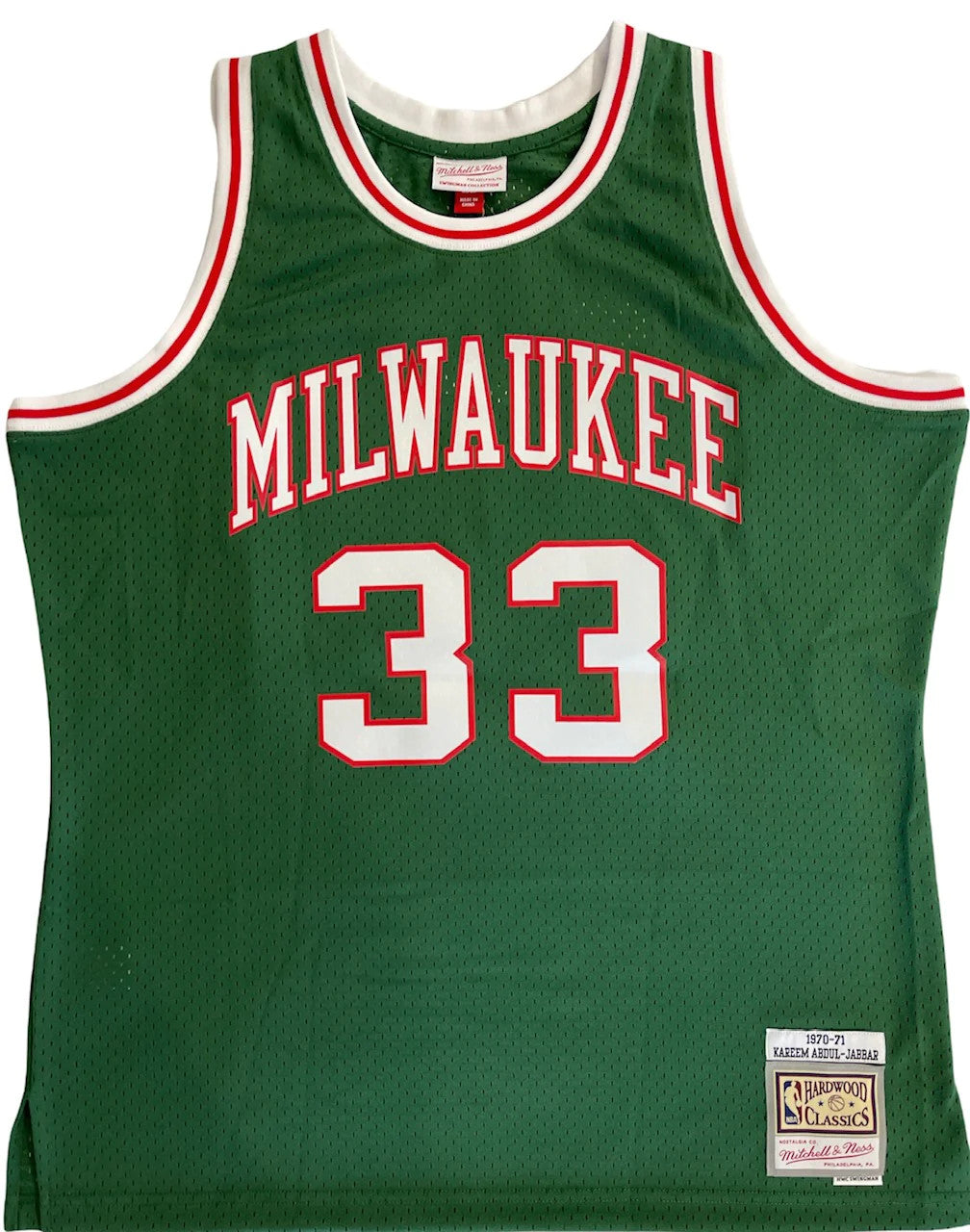 Abdul Jabbar Autographed Milwaukee Bucks Mitchell & Ness Jersey (Schwartz Sports