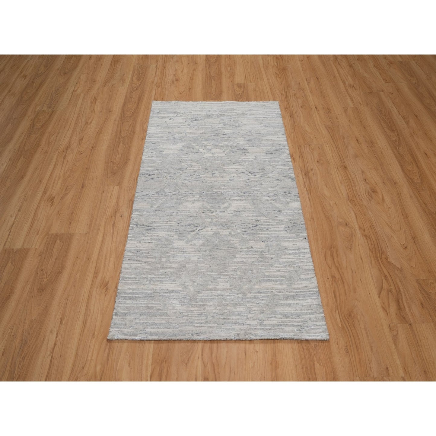 3'X5'3" Light Gray Hand Knotted Modern Design Undyed Natural Wool Rug