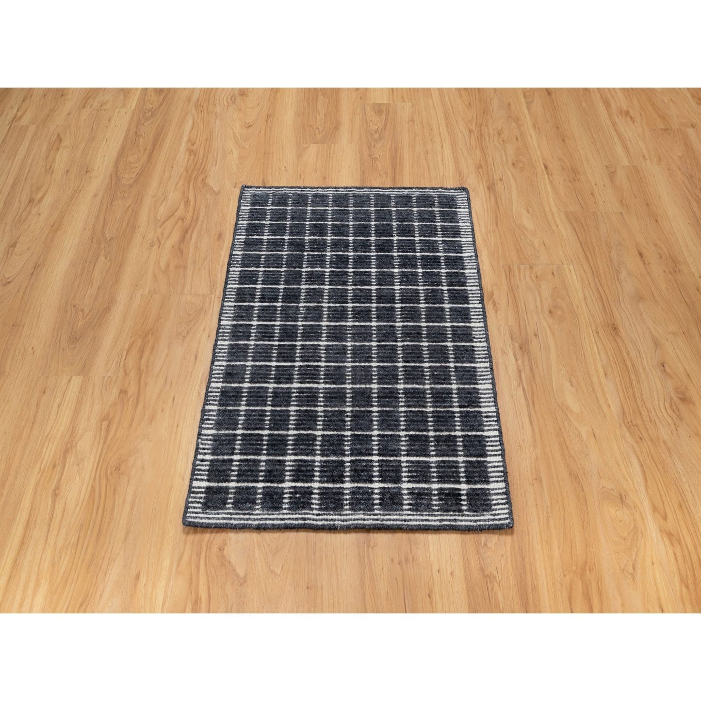 2'3"X3'1" Black Modern Natural Wool Box Design Loomed Knotted Mat Rug