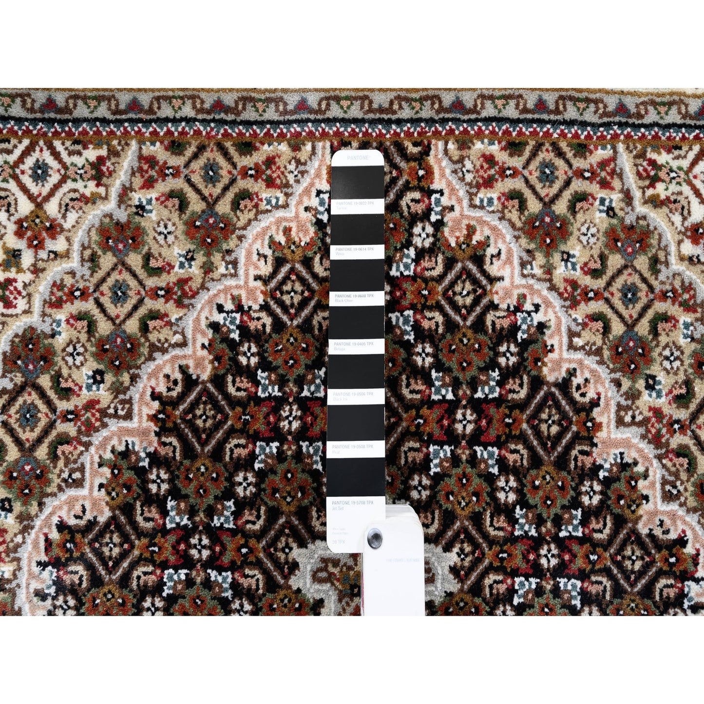 2'10"X5'4" Fish Medallion Design Tebraz Mahi Wool-Silk Hand Knotted Rug