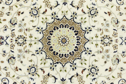 Indo-Nain Hand-Knotted Wool Oriental Rug Classic
