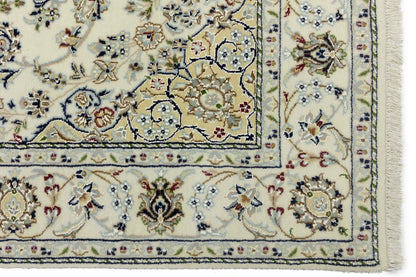 Hand-Knotted Floral Indo-Nain Rug Traditional