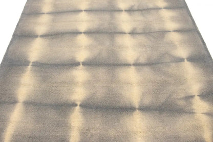 Hand-Tufted Gray Tie-Dye Wool Rug Modern