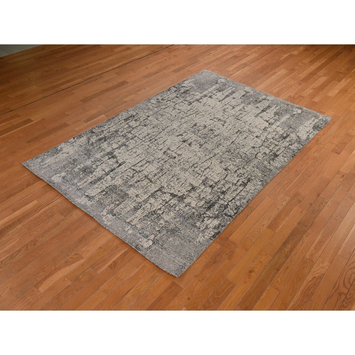 6'X9' Oyster Gray Fossil Design All Wool Hand Knotted Modern Oriental Rug