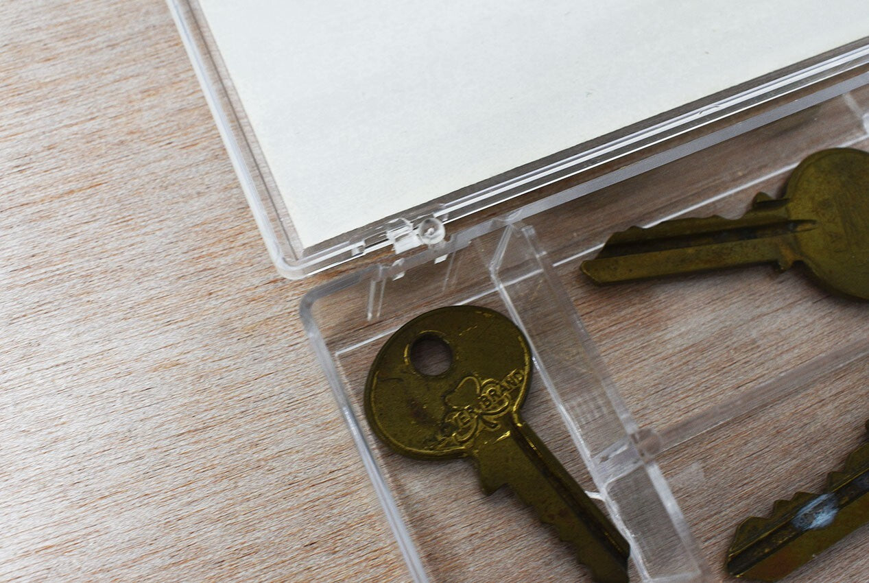 (label) George Maciunas 1988 ReFlux Editions 7 keys Case