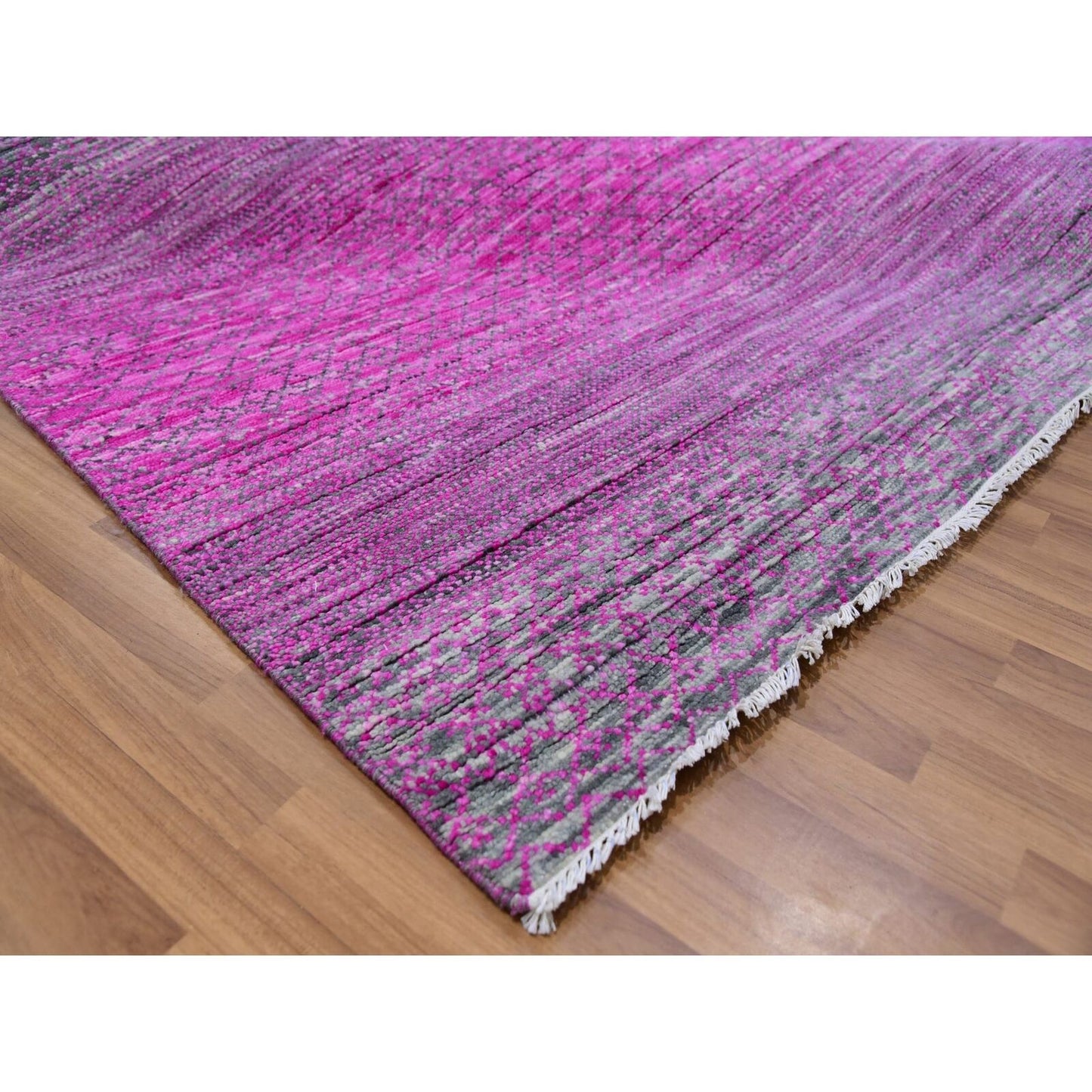 7'10"X10'1" Taffy Pink Dyed Wool Chiaroscuro Collection Hand Knotted Rug