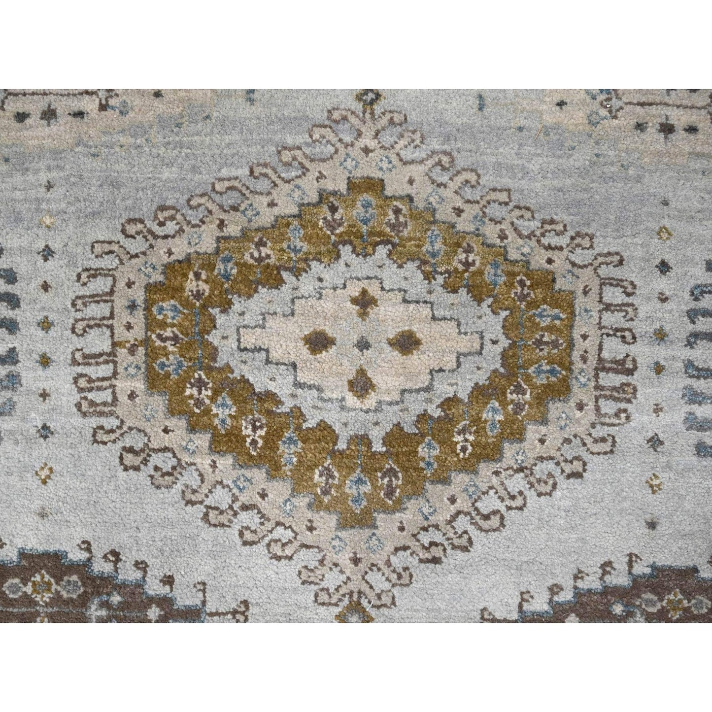 5'1"X6'10" Gray Zoroastrian Village Inspired Pure Wool Hand Knotted Rug