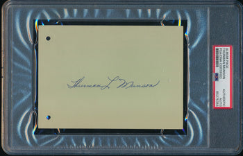 Thurman L. Munson Signed/Auto 6X4.5 Album Page Yankees Psa/Dna Authentic 190275