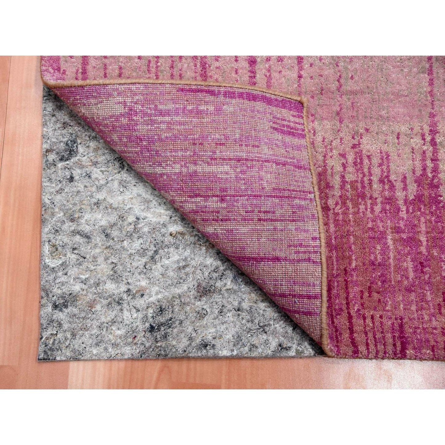 2'x3'2" Pink Vertical Ombre Design Natural Wool Hand Knotted Oriental Rug