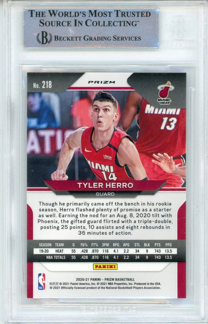 (B Tyler Herro Autographed 2020-21 Panini Prizm Red White & Blue Prizm Card #218