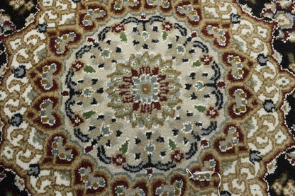Handmade Wool Indo-Nain Floral Oriental Rug
