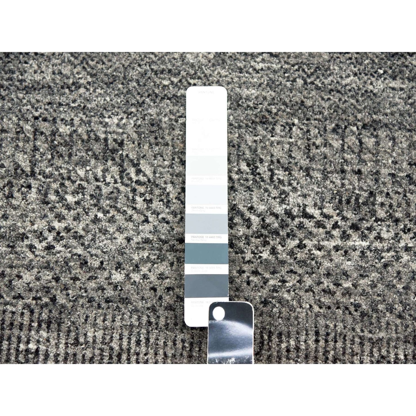 4'2"X6' Gray Modern Grass Design Natural Undyed Wool Hand Knotted Rug