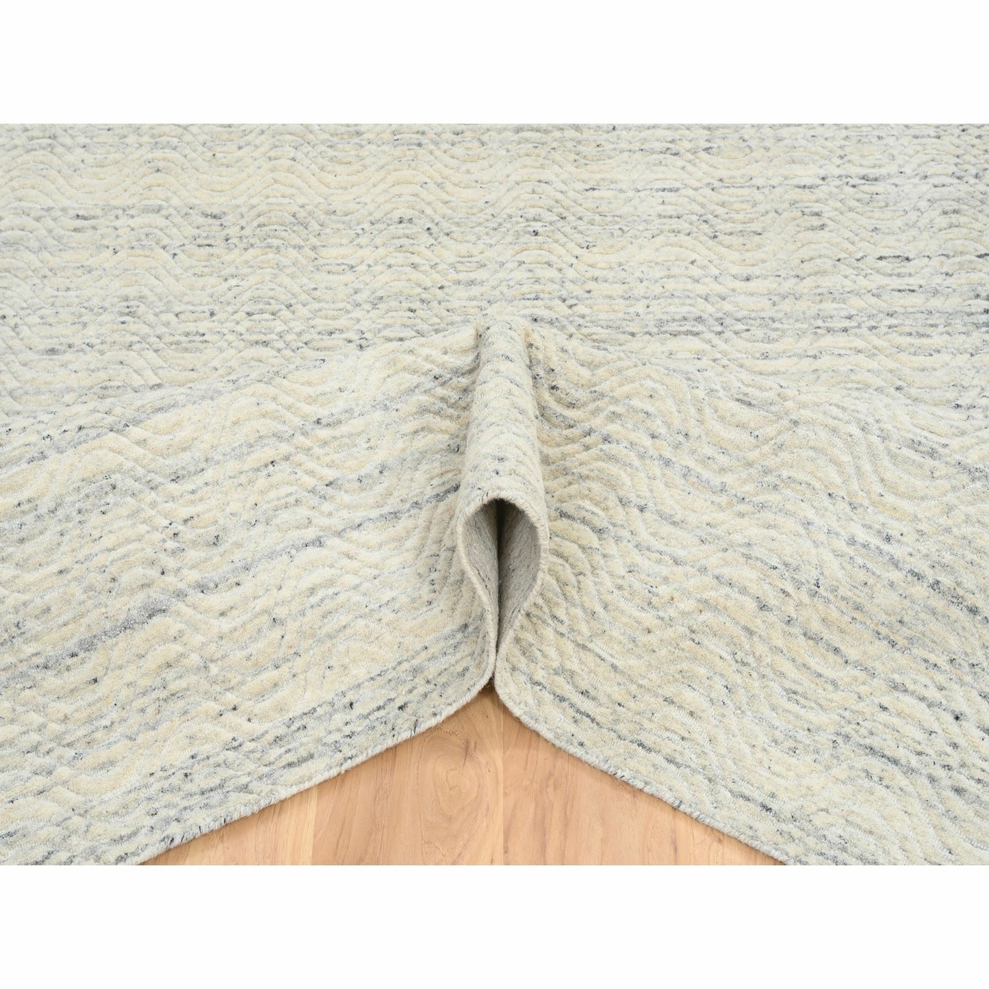 5'10"X9' Beige Variegated Textured Modern Design Wool Hand Loomed Rug