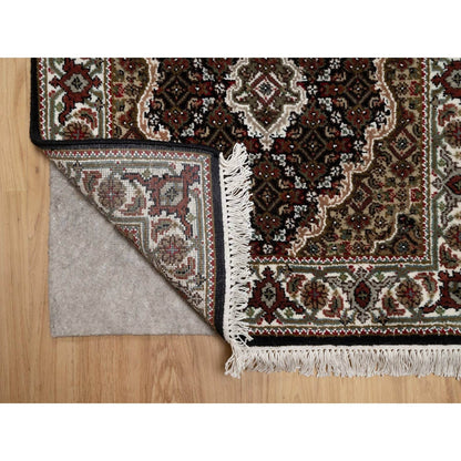 2'5"X4'8" Black Wool Rug Tebraz Mahi With Medallion Design Hand Knotted