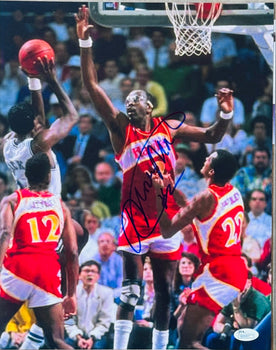 Moses Malone Autographed 11X14 Basketball Photo (Jsa)