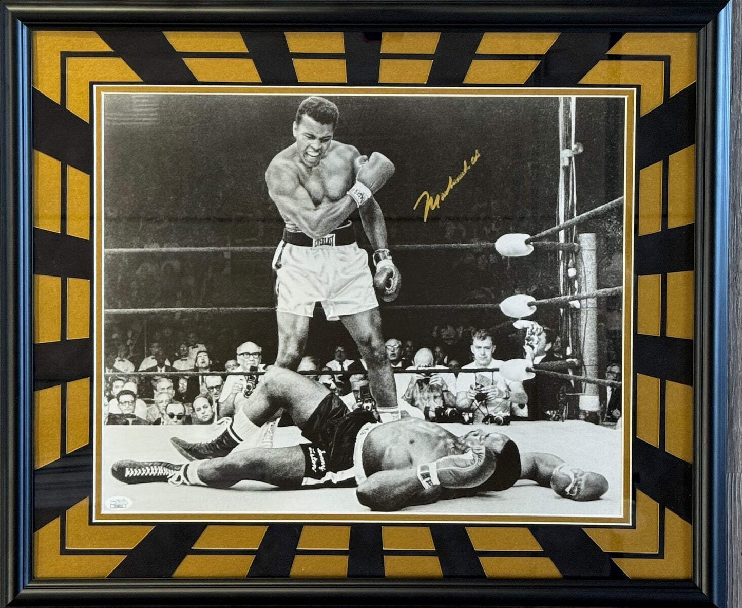 Muhammad Ali Autographed Framed 16X20 Photo (Jsa)