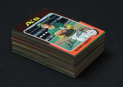 1975 Topps Baseball Complete Set (660) Aaron, Yount, Brett, Ryan 197616