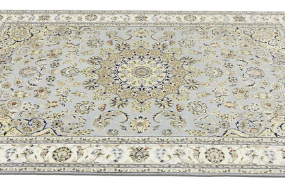Handmade Indo-Nain Wool Rug Classic Floral