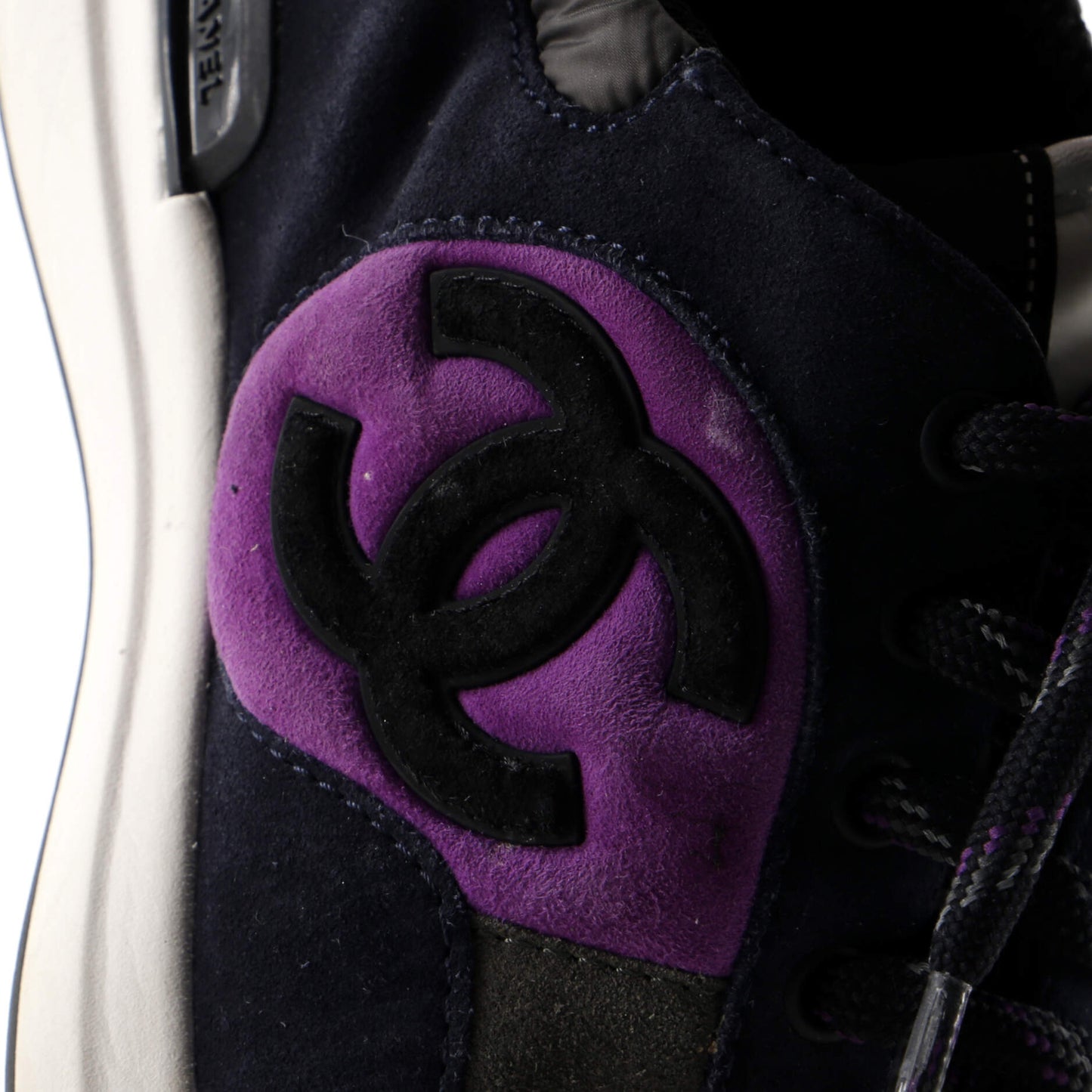 Chanel Men'S Cc Low-Top Sneakers Suede