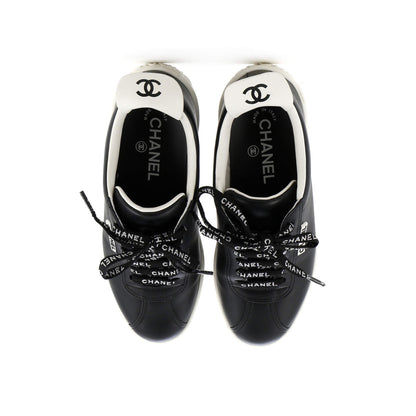 Chanel Women'S Cc Low-Top Flat Runner Sneakers Leather