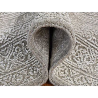 5'9"X9' Gray Wool And Silk Fine Jacquard Hand Loomed Oriental Rug