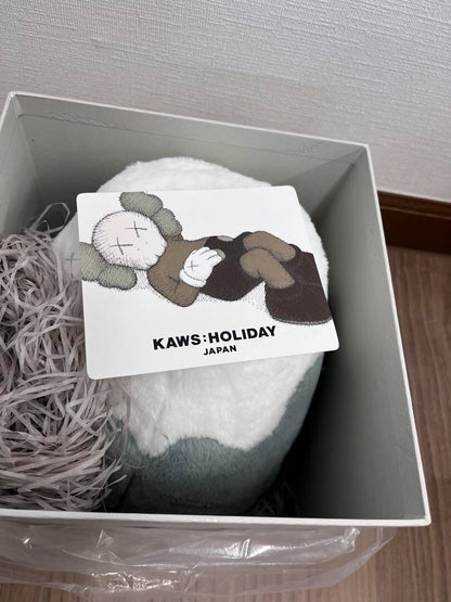 Kaws : Holiday Japan Limited Edition - Mount Fuji