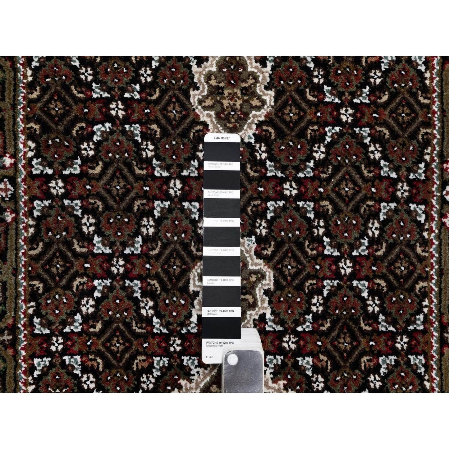 2'5"X6'7" Black Hand Knotted Rug Tebraz Mahi With Medallion Design Wool