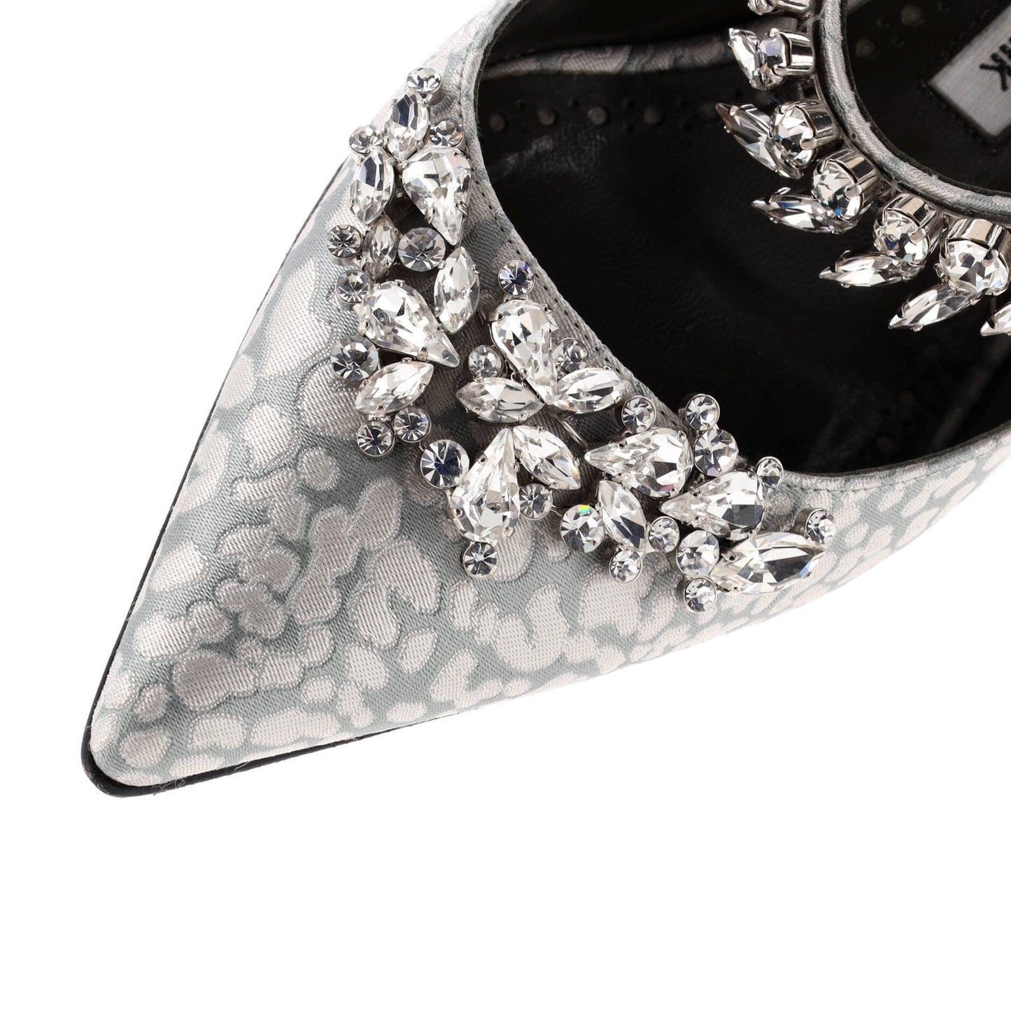 Manolo Blahnik Women'S Lurum Heeled Mules Jacquard 90