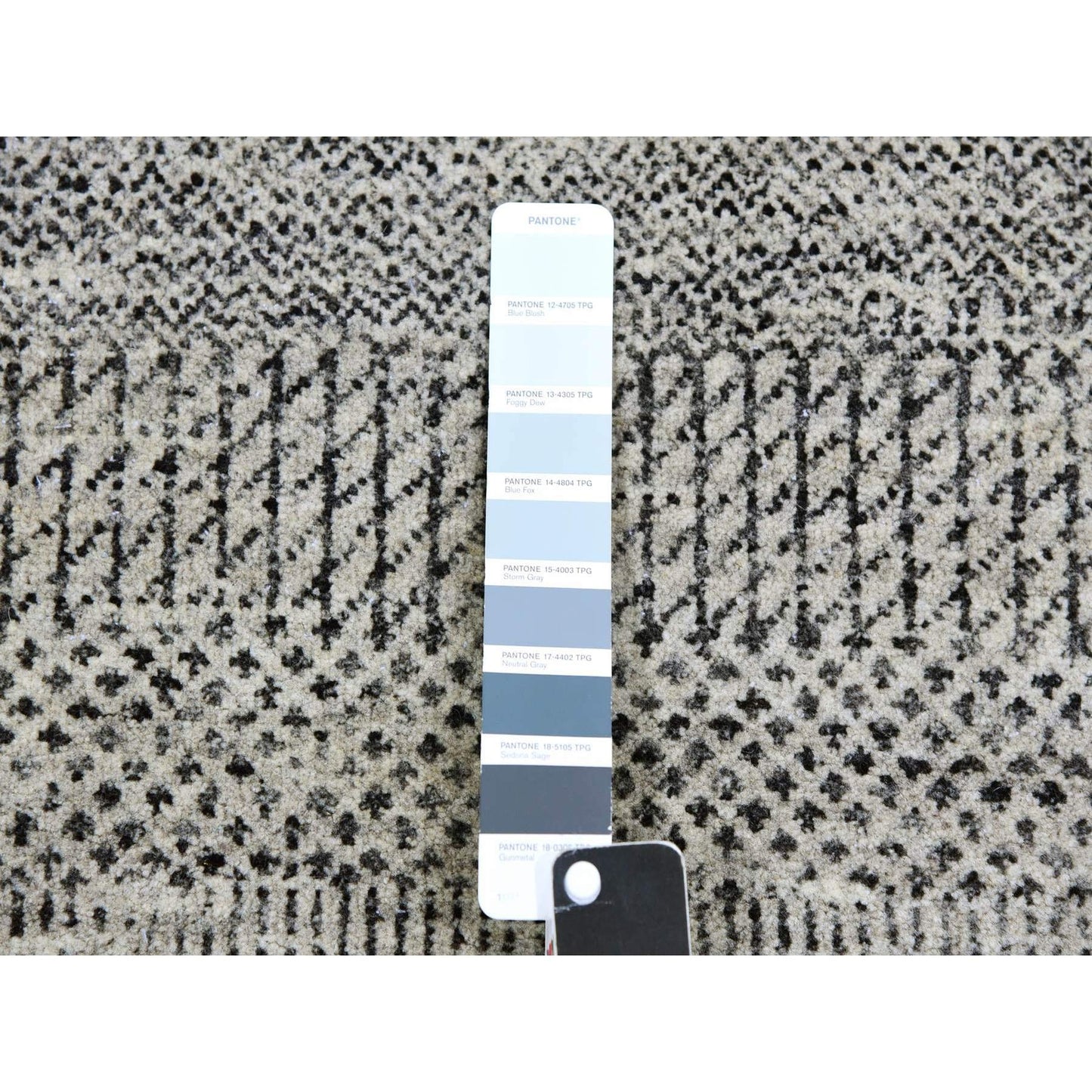 8'X8' Bright Gray Hand Knotted Grass Design Round Pure Undyed Wool Rug