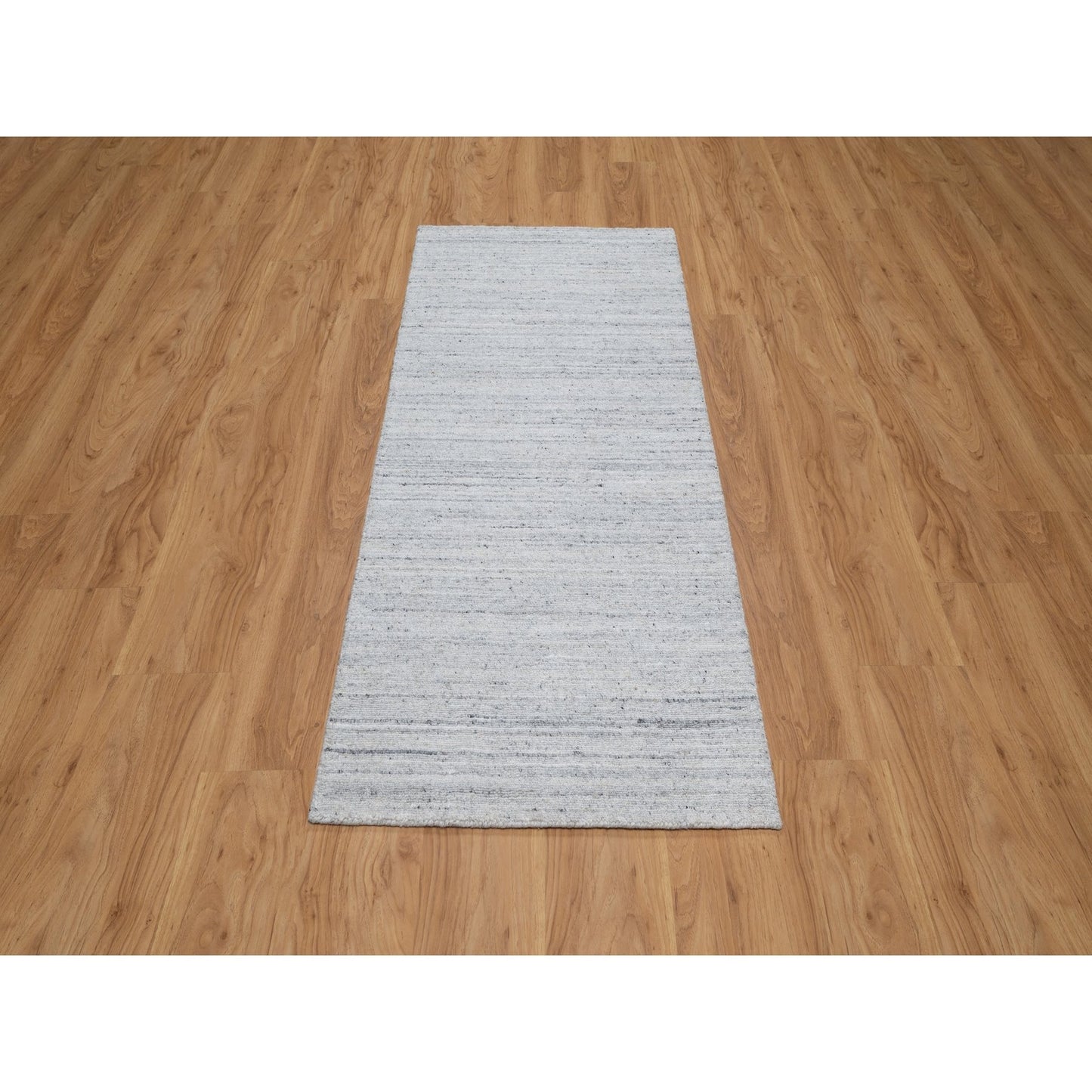 2'6"X6' White Hand Loomed Plain Modern Striae Design Pure Wool Runner Rug