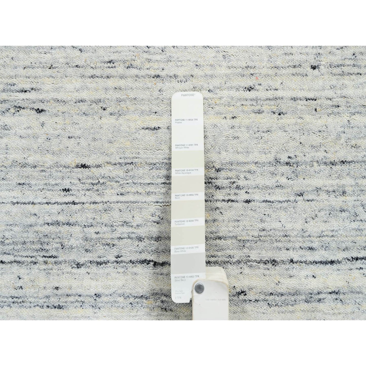 6'X6' Ivory Plain Modern Striae Design Wool Hand Loomed Round Rug