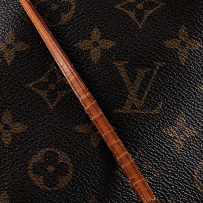 Louis Vuitton Artsy Handbag Monogram Canvas Gm