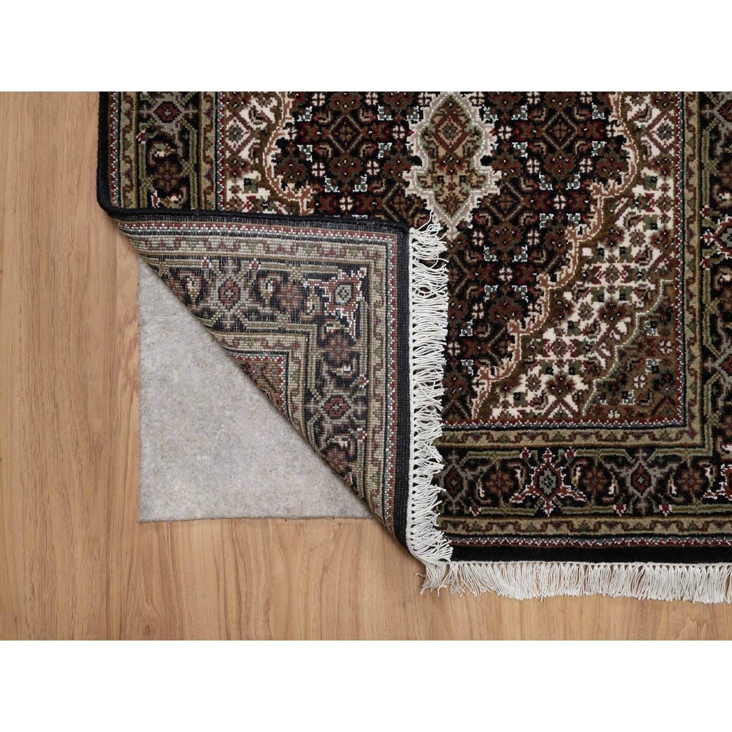 3'X5'4" Black Pure Wool Rug Tebraz Mahi With Medallion Design Hand Knotted